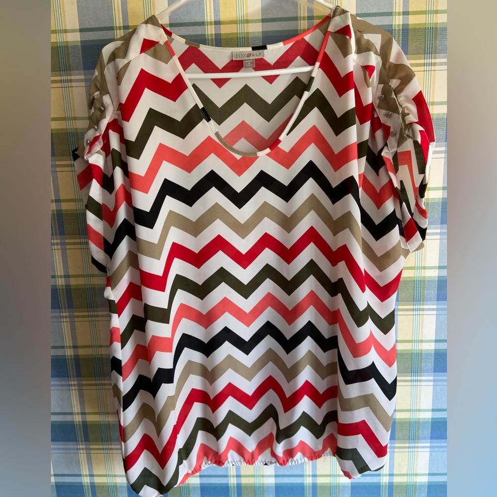 Roz & Ali dressbarn top. 1X perfect top to dress up or down
